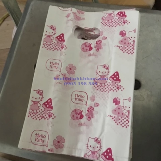 Túi hột xoài in HELLO KITTY